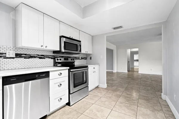 $2,450 | 111 Northwest 31st Street, Pompano Beach, FL 33064
