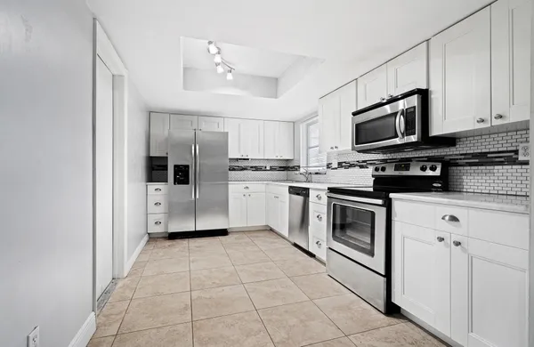 $2,450 | 111 Northwest 31st Street, Pompano Beach, FL 33064