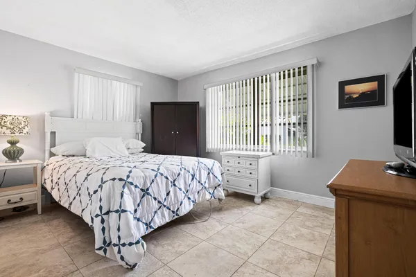 $2,450 | 111 Northwest 31st Street, Pompano Beach, FL 33064