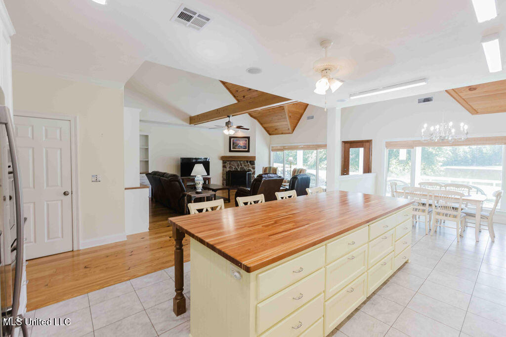 112 BlackBerry Creek Road Flora, MS 39071 - Photo 11 of 63 9