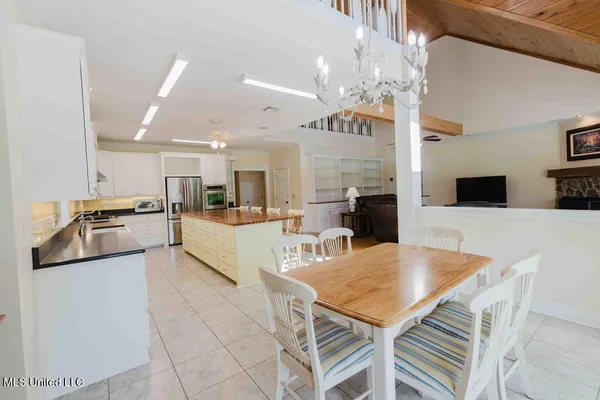 $1,025,000 | 112 BlackBerry Creek Road, Flora, MS 39071