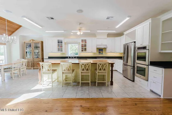 $1,025,000 | 112 BlackBerry Creek Road, Flora, MS 39071