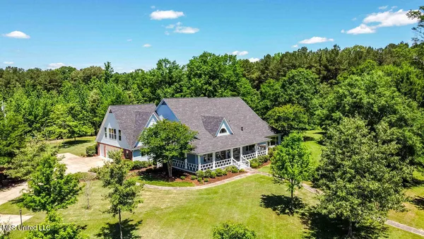 $1,025,000 | 112 BlackBerry Creek Road, Flora, MS 39071