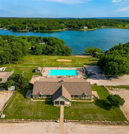 $253,500 | 38 Lakeside Circle, Linn Valley, KS 66040
