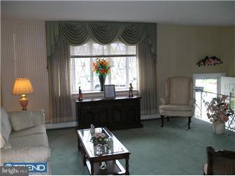 3405 Brookview Road Philadelphia, PA 19154 - Photo 3 of 11 Gallery Image 3