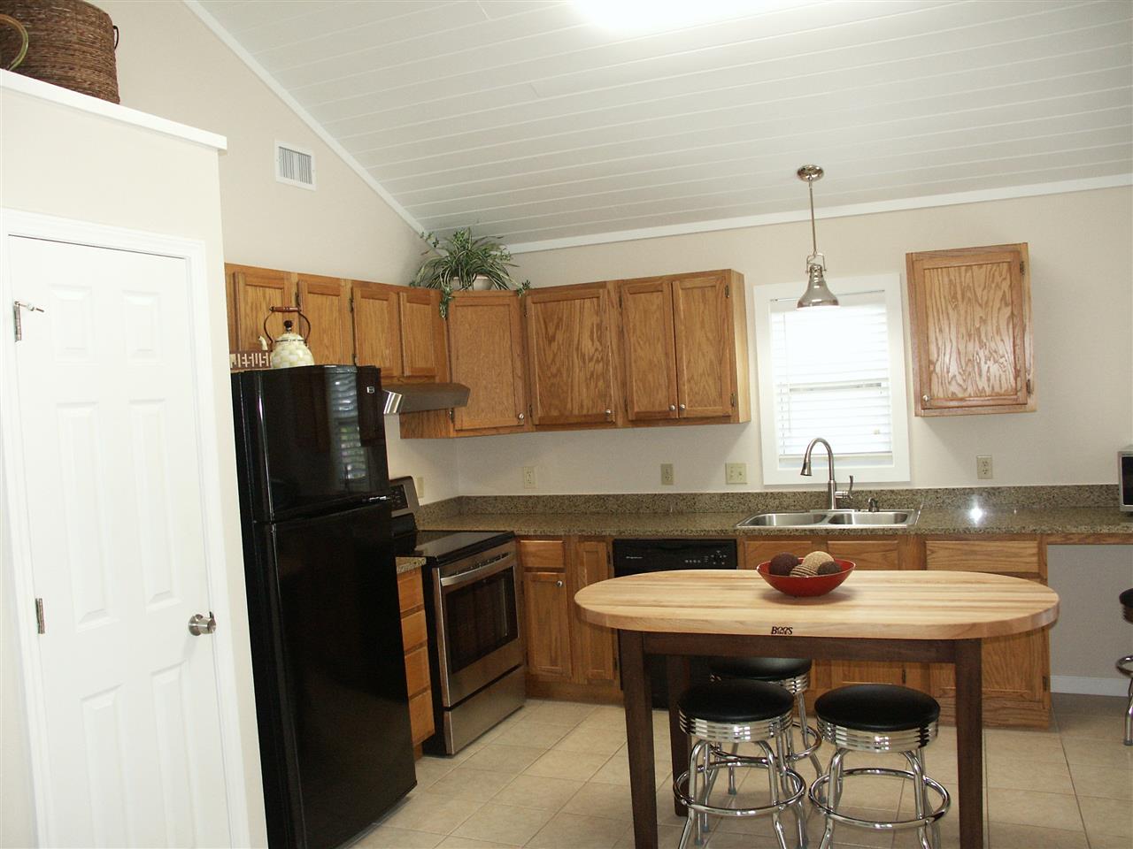 1208 Ridgewood Drive Lillian, AL 36549 - Photo 5 of 21 Kitchen with Appliances