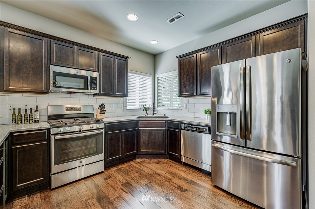 15822 Meridian Avenue South Bothell, WA 98012 - Photo 12 of 34