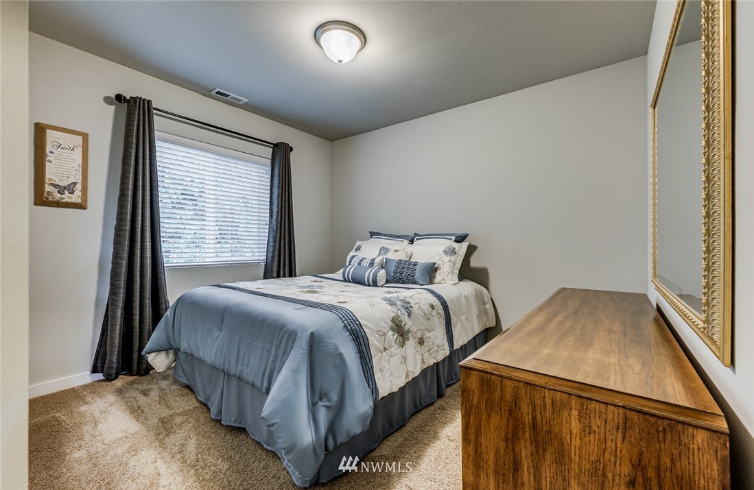 15822 Meridian Avenue South Bothell, WA 98012 - Photo 24 of 34