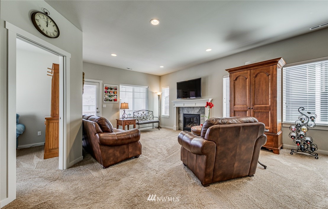 15822 Meridian Avenue South Bothell, WA 98012 - Photo 5 of 34