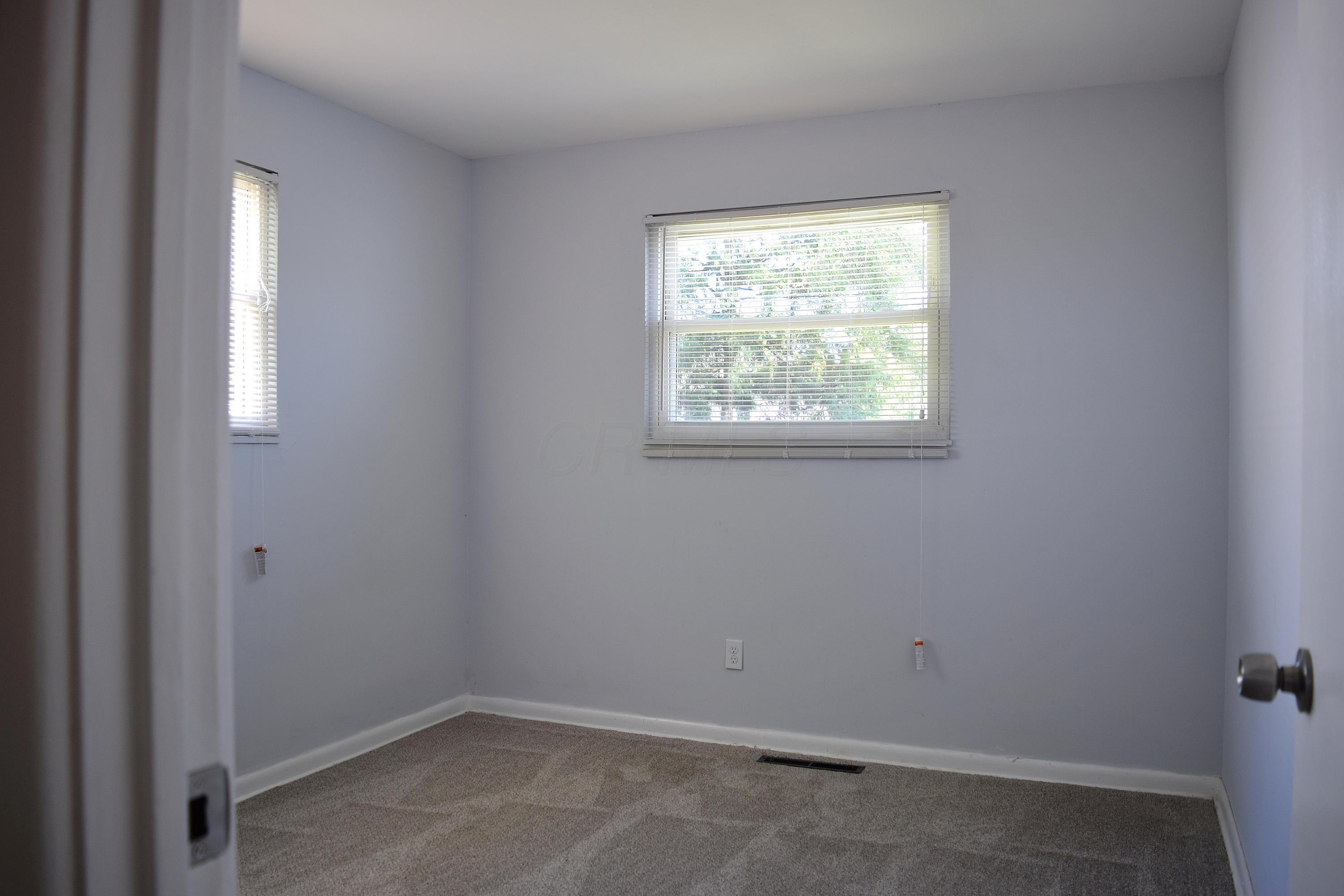 94 Redmond Road Columbus, OH 43228 - Photo 8 of 12 Gallery Image 8