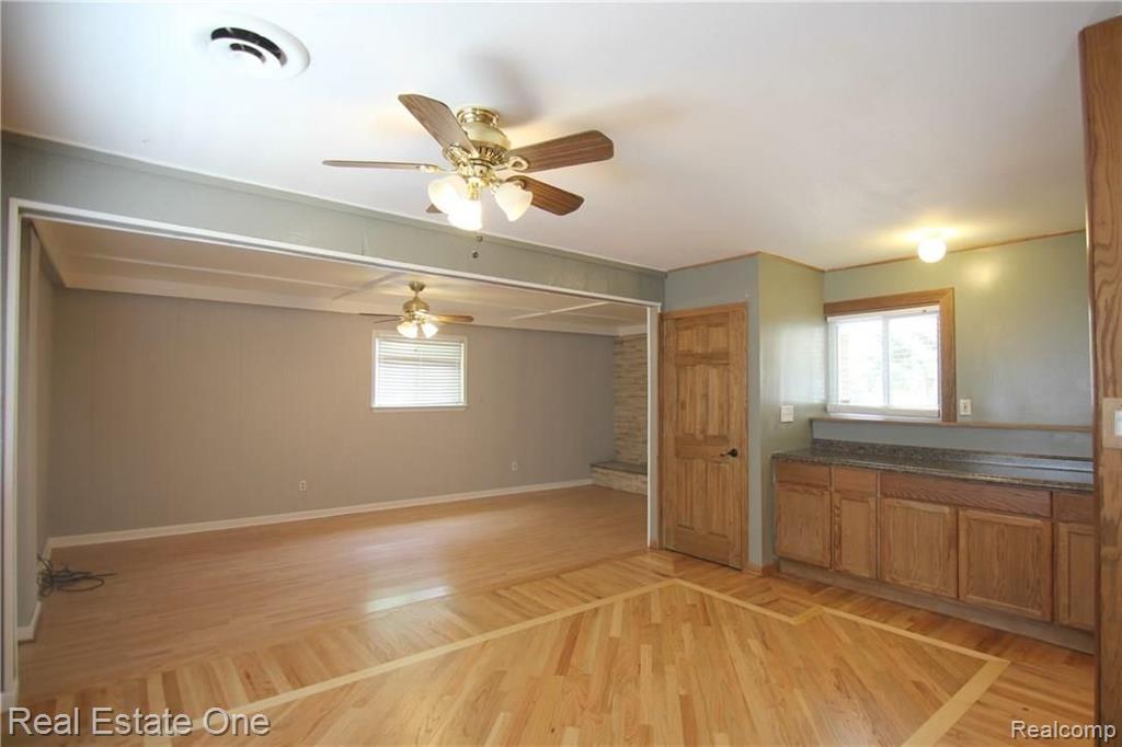 23074 Tuck Road Farmington, MI 48336 - Photo 6 of 17