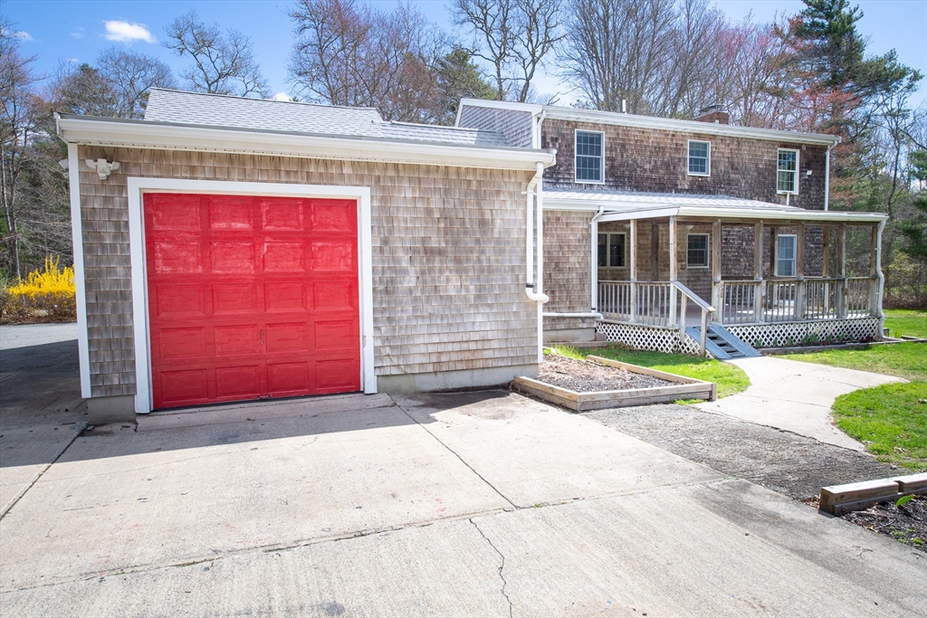 10 Bowman Road Mattapoisett, MA 02739 - Photo 8 of 28 Gallery Image 8