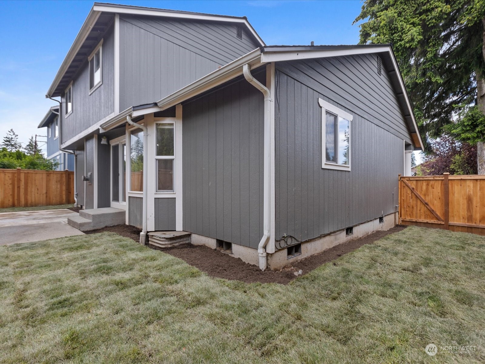 3415 189th Street Southeast Bothell, WA 98012 - Photo 29 of 33 a backyard of a house