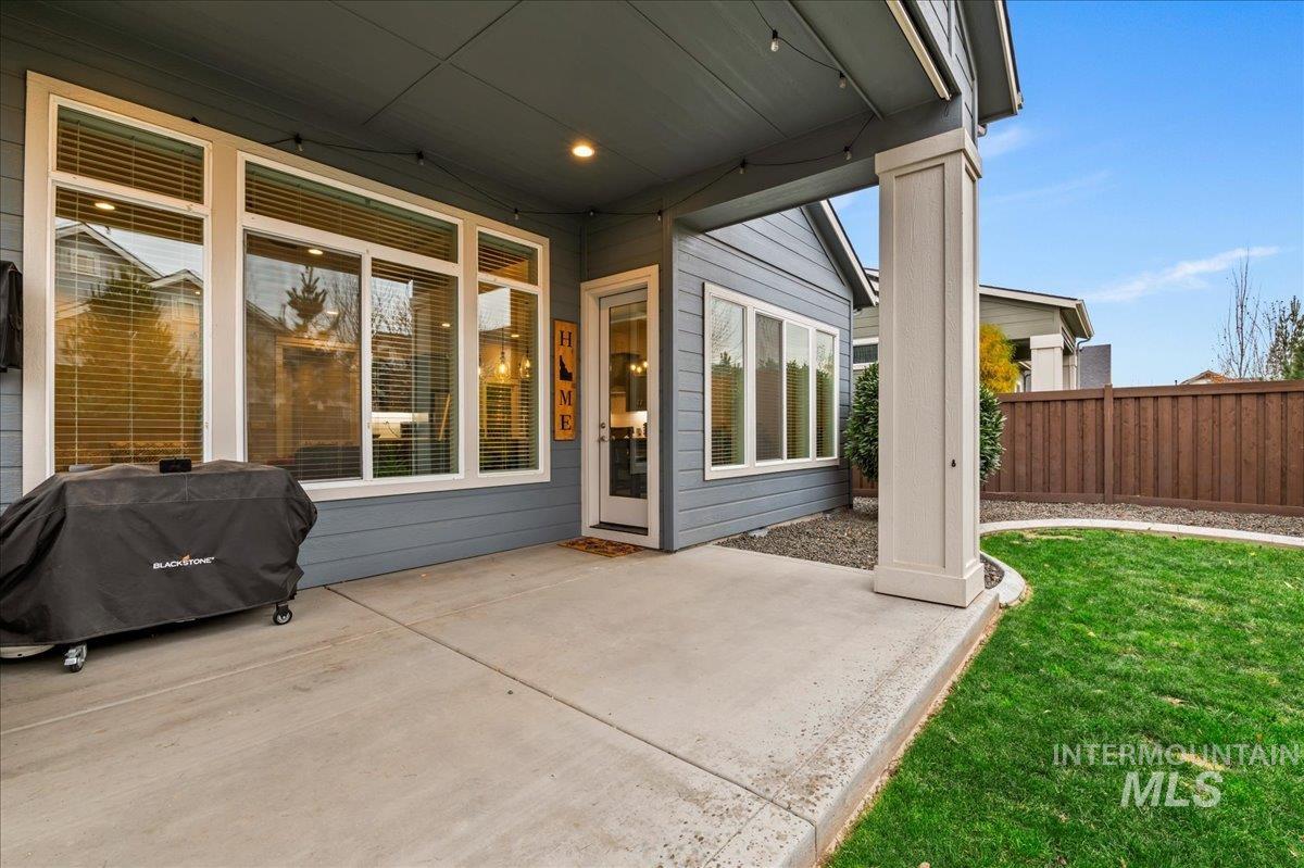 5699 North Fairborn Avenue Meridian, ID 83646 - Photo 24 of 30 View of patio