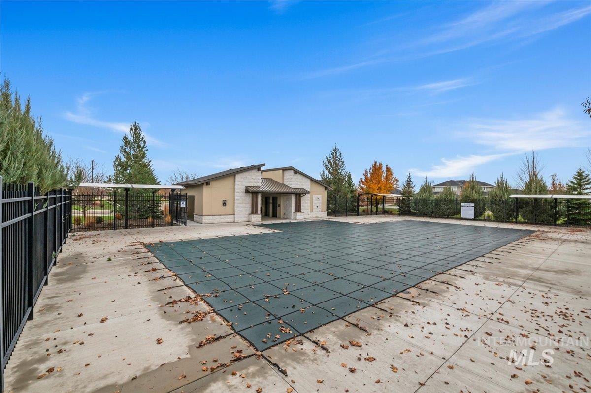 5699 North Fairborn Avenue Meridian, ID 83646 - Photo 30 of 30 View of community pool
