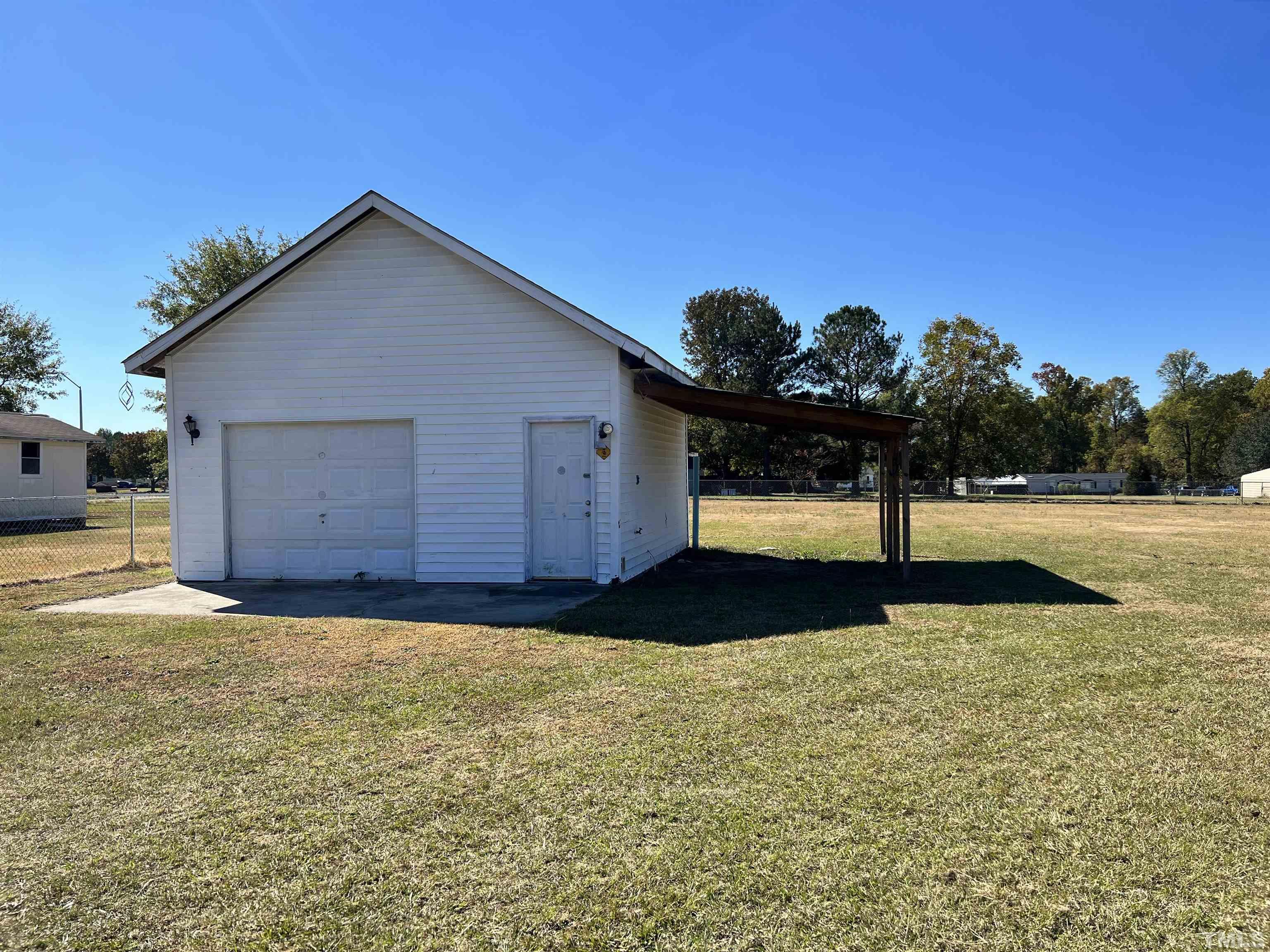 5272 Brogden Road Smithfield, NC 27577 - Photo 5 of 23 Gallery Image 5