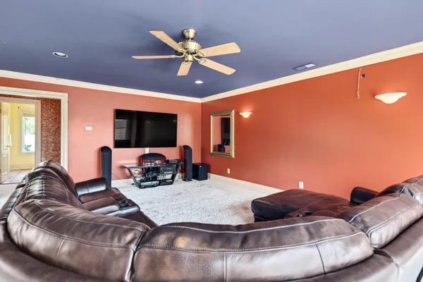 $999,000 | 786 Harbor Isle Circle West, Memphis, TN 38103