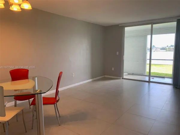 $1,950 | 3010 Marcos Drive, Unit R105, Aventura, FL 33160