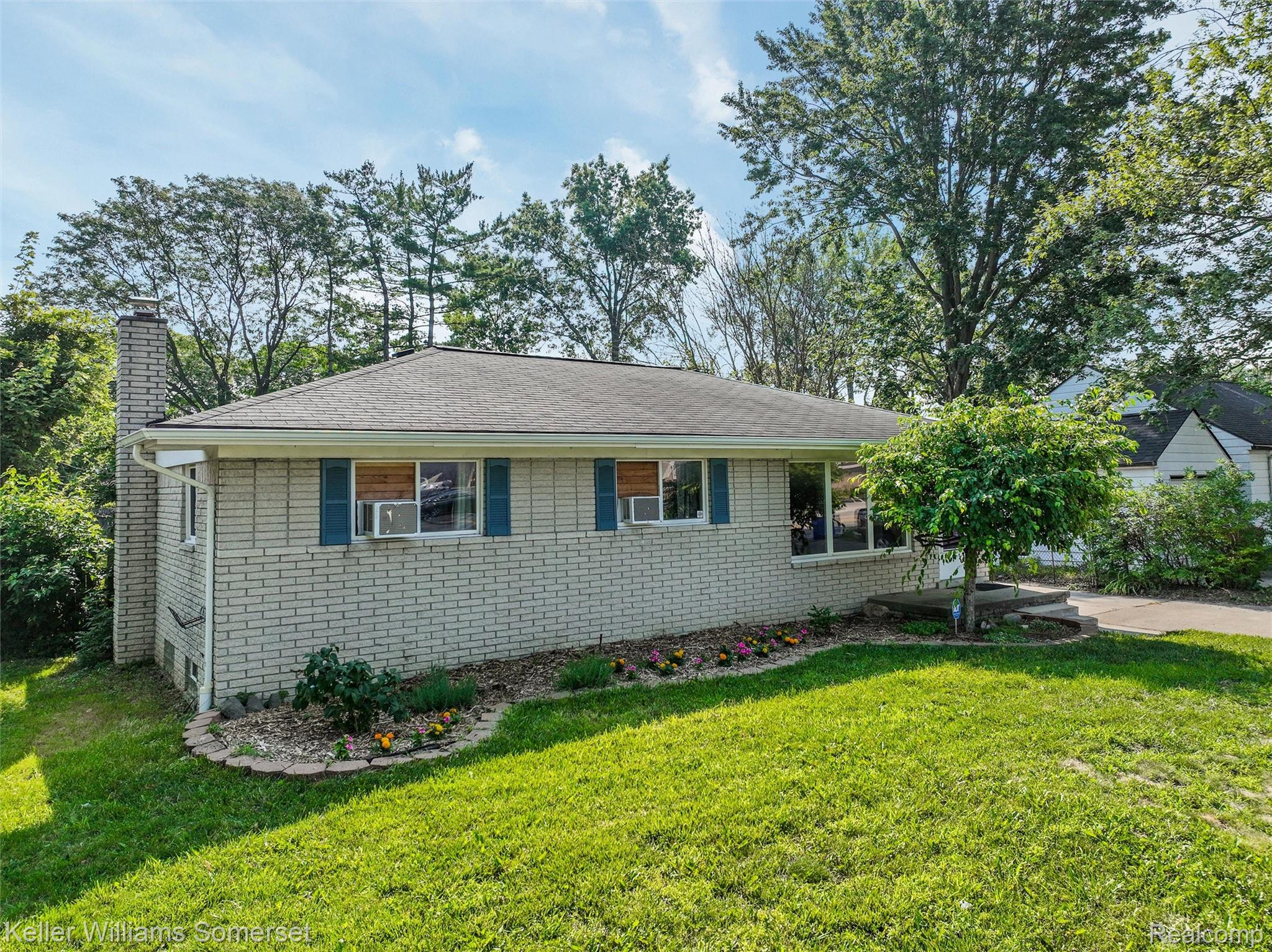 31070 Hayes Road Fraser, MI 48026 - Photo 4 of 36 04-31070 Hayes Rd Fraser 0023.jpg
