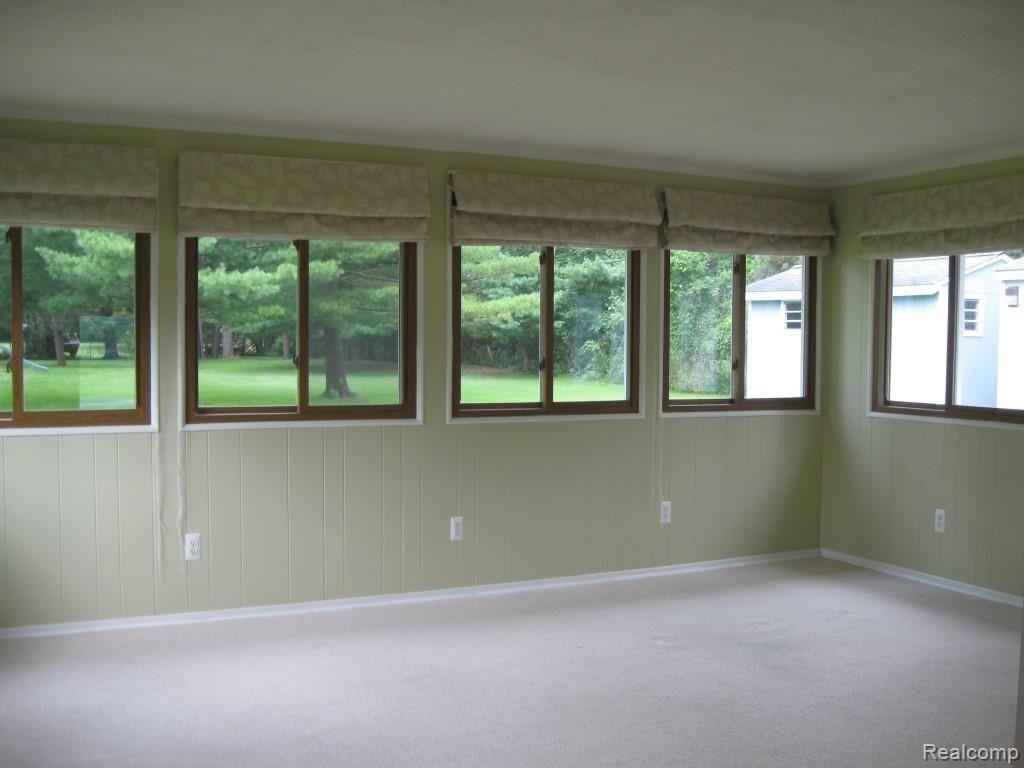 16705 Merriman Road Livonia, MI 48154 - Photo 12 of 51 IMG_2460.JPG