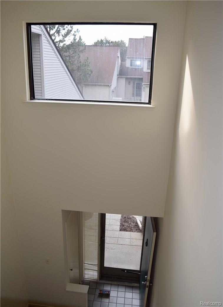 569 Victoria Court, Unit 53 Rochester, MI 48307 - Photo 10 of 28 Plenty of natural light flows through out