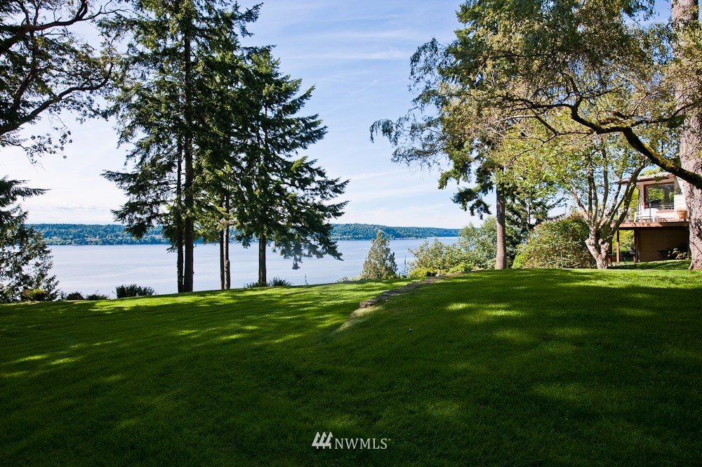 22739 Carey Road Southwest Vashon, WA 98070 - Photo 1 of 16 Gallery Image 1