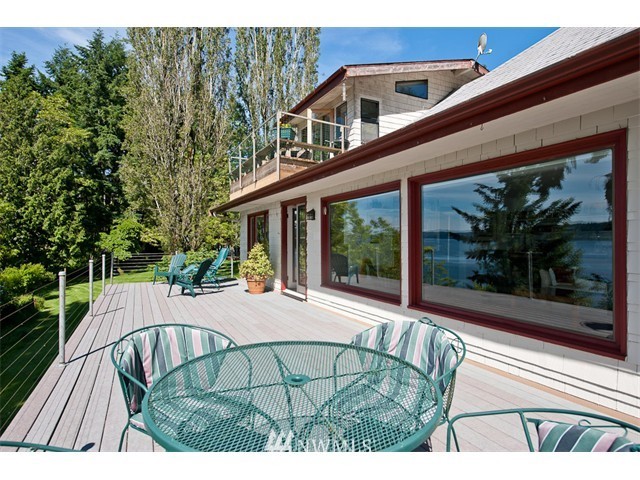 22739 Carey Road Southwest Vashon, WA 98070 - Photo 11 of 16 Gallery Image 11