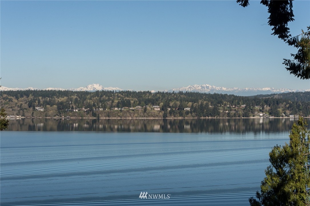22739 Carey Road Southwest Vashon, WA 98070 - Photo 13 of 16 Gallery Image 13
