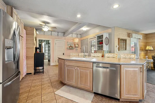 $250,000 | 710 West Oakland Avenue, Austin, MN 55912