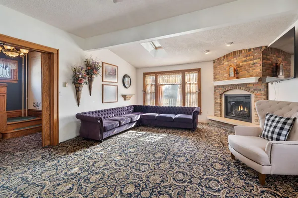 $250,000 | 710 West Oakland Avenue, Austin, MN 55912