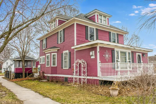 $250,000 | 710 West Oakland Avenue, Austin, MN 55912