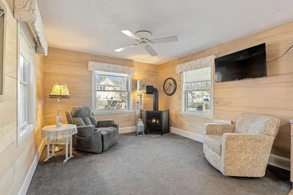 $250,000 | 710 West Oakland Avenue, Austin, MN 55912