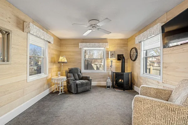 $250,000 | 710 West Oakland Avenue, Austin, MN 55912