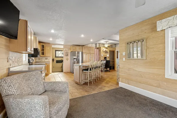 $250,000 | 710 West Oakland Avenue, Austin, MN 55912