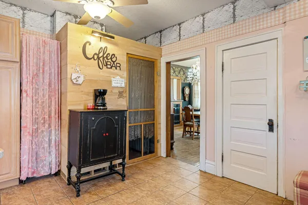 $250,000 | 710 West Oakland Avenue, Austin, MN 55912