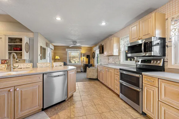 $250,000 | 710 West Oakland Avenue, Austin, MN 55912