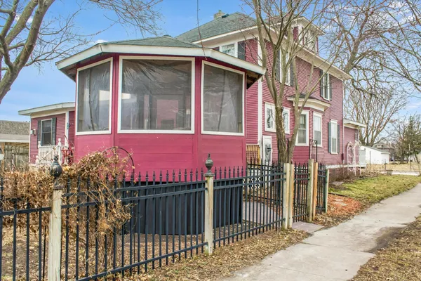 $250,000 | 710 West Oakland Avenue, Austin, MN 55912