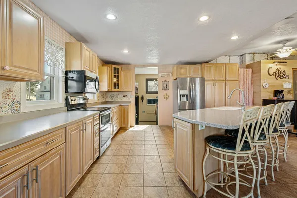 $250,000 | 710 West Oakland Avenue, Austin, MN 55912