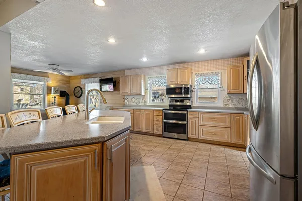 $250,000 | 710 West Oakland Avenue, Austin, MN 55912