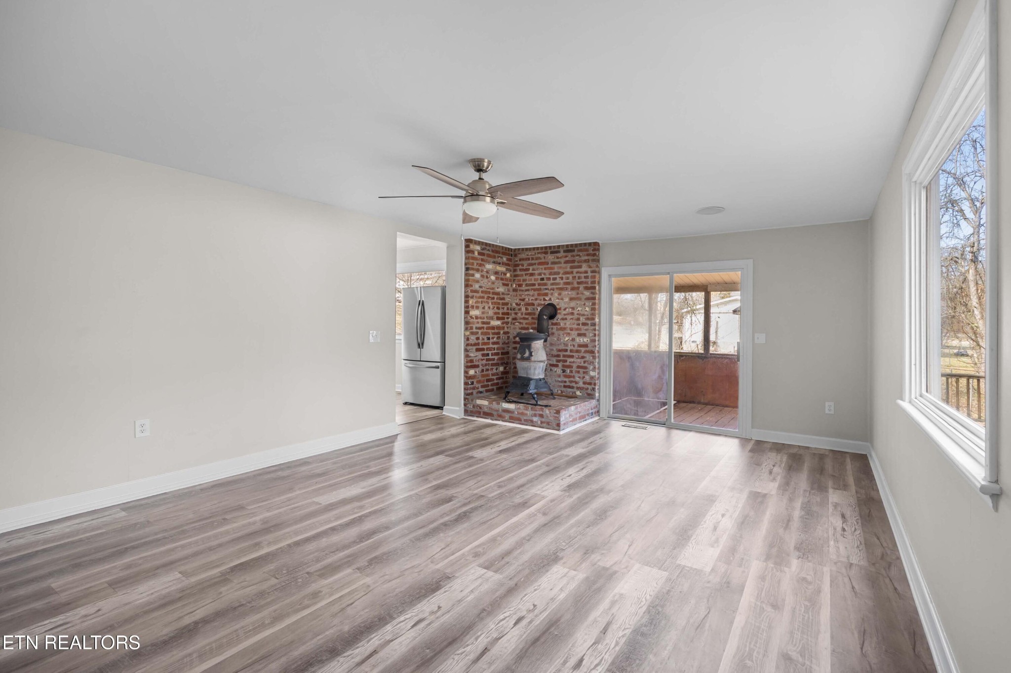 466 Hidden Valley Road Clinton, TN 37716 - Photo 5 of 31 Gallery Image 5