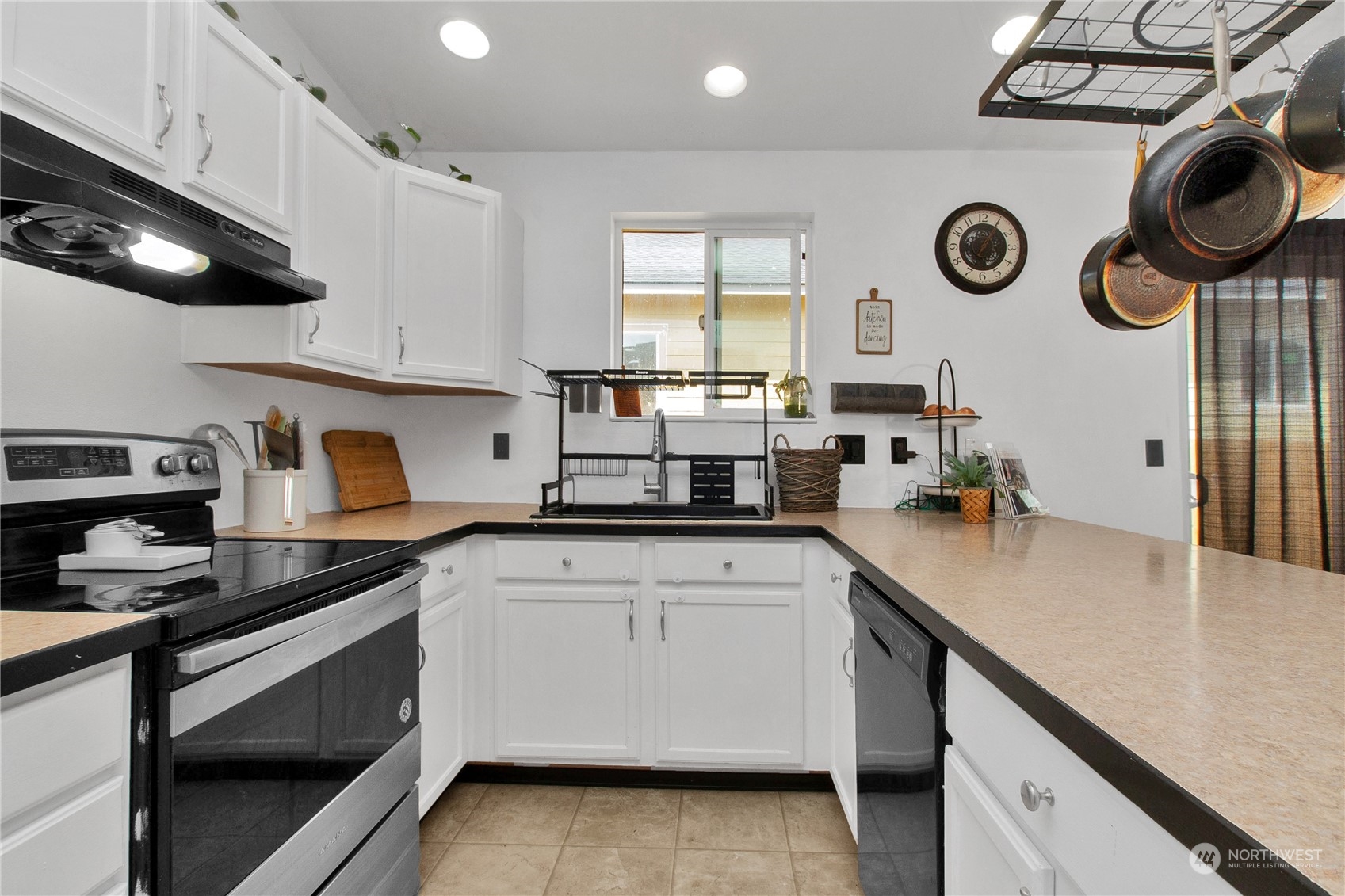 914 Southwest Mayer Street Winlock, WA 98596 - Photo 9 of 22 Gallery Image 9