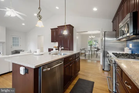 $999,000 | 12114 Whippoorwill Lane, Rockville, MD 20852