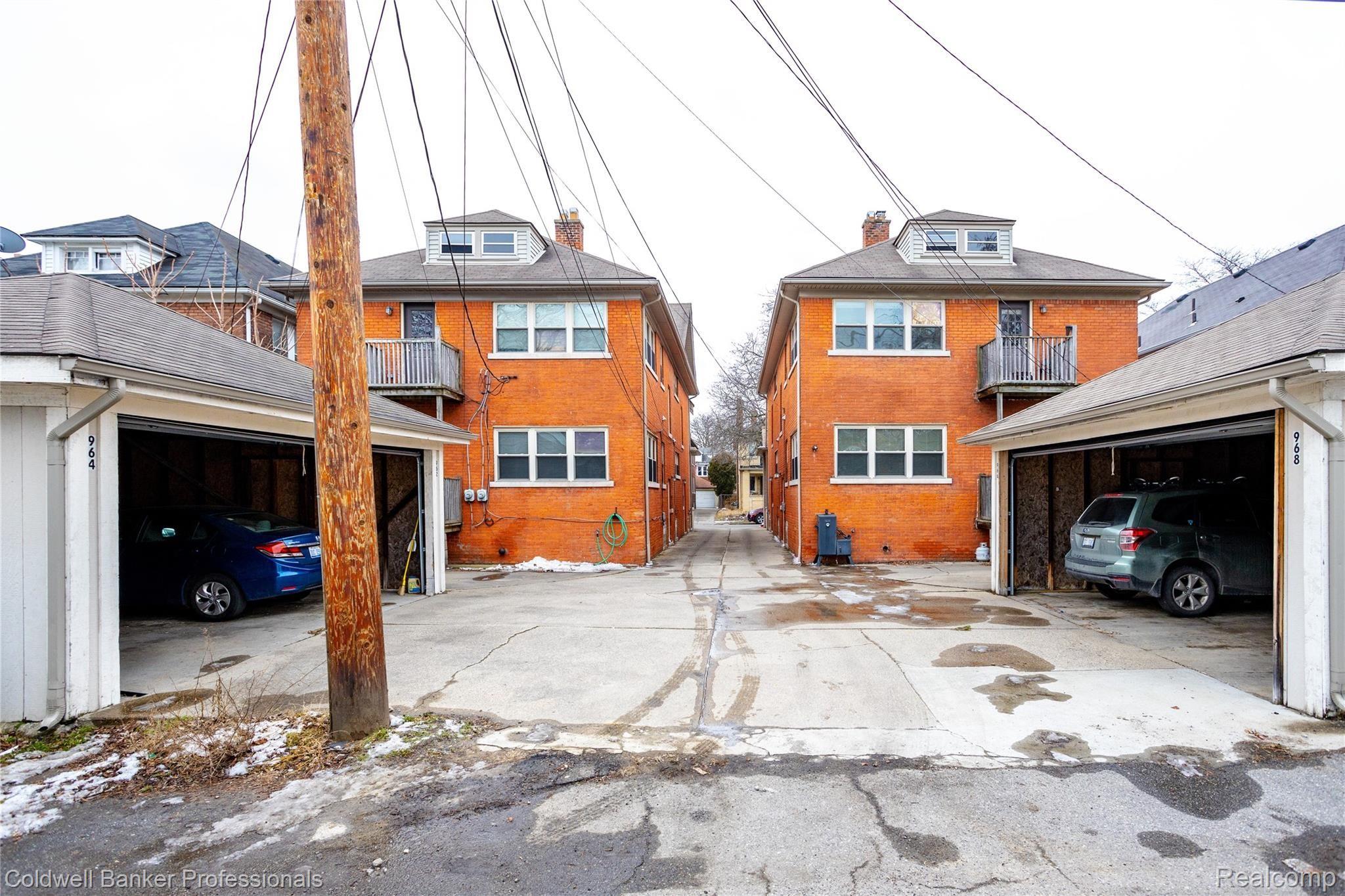 966 Nottingham Road, Unit 968 Grosse Pointe, MI 48230 - Photo 5 of 17 968 Back.jpg