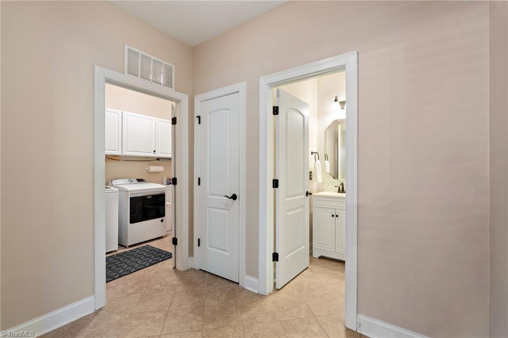 1826 Castle Gate Court High Point, NC 27265 - Photo 19 of 50 Gallery Image 19