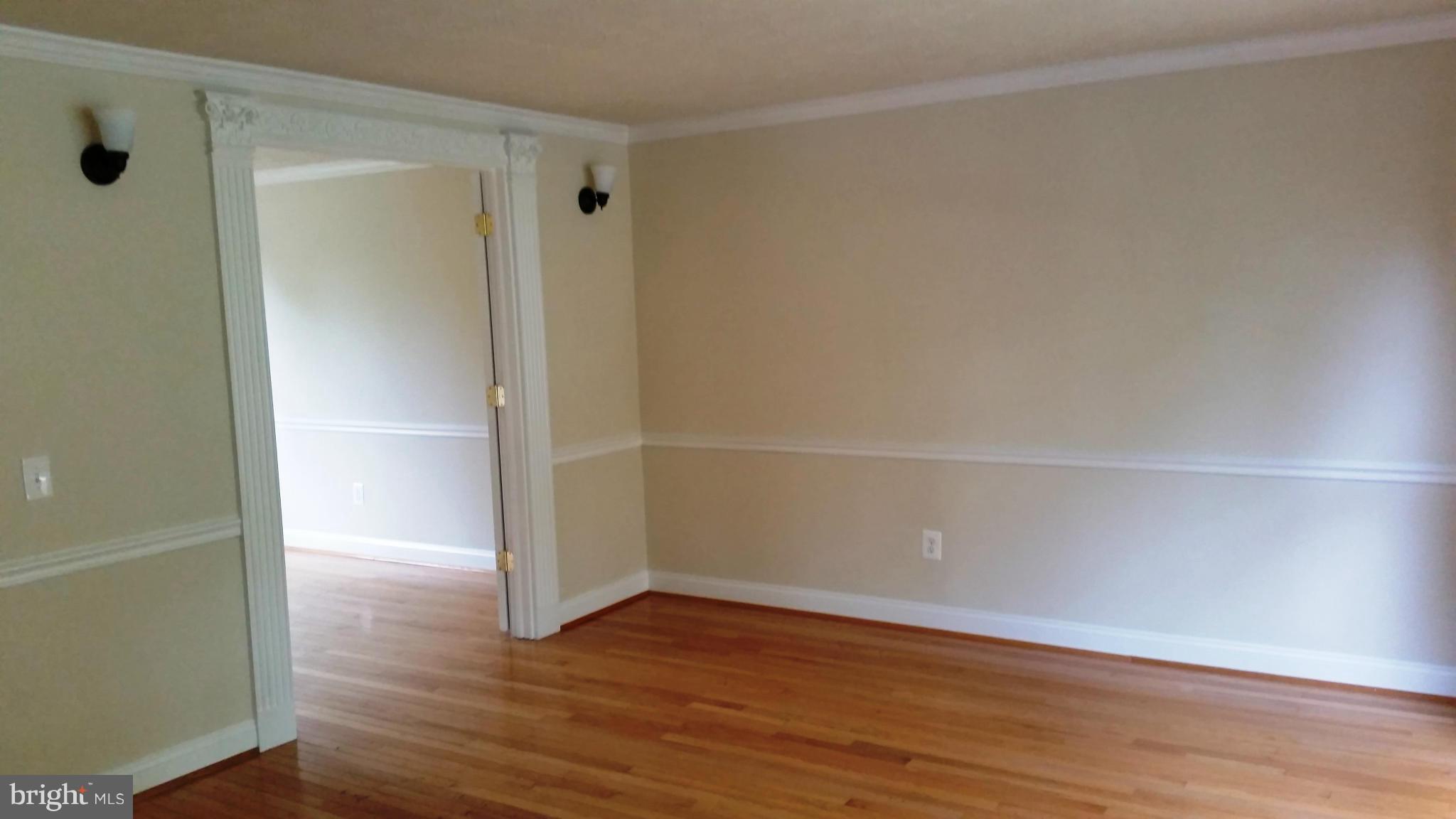 1437 Silo Way Silver Spring, MD 20905 - Photo 2 of 20 Living Room