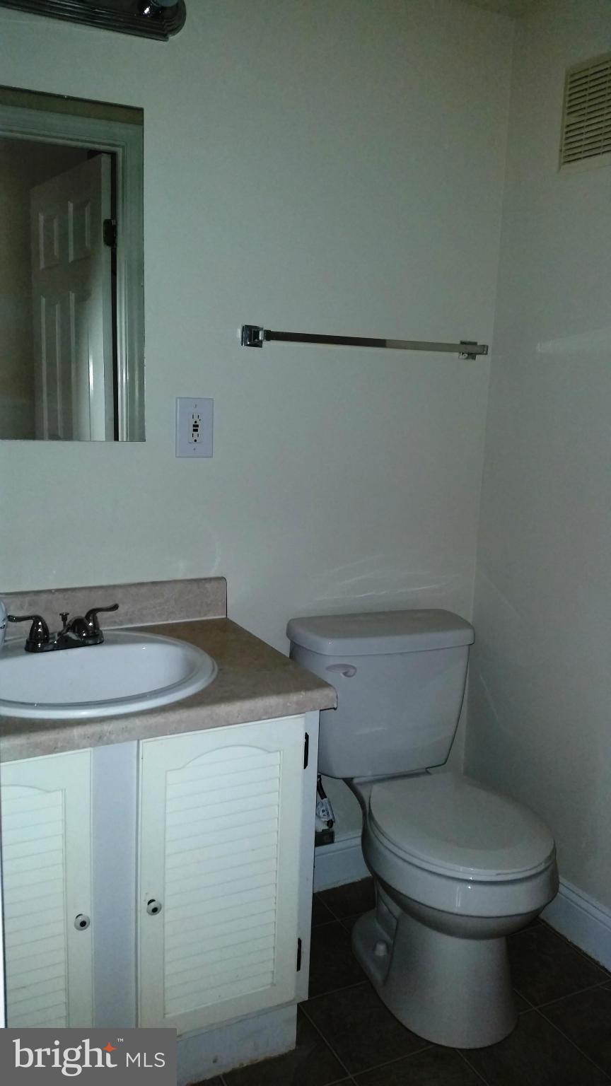 1437 Silo Way Silver Spring, MD 20905 - Photo 8 of 20 Bath