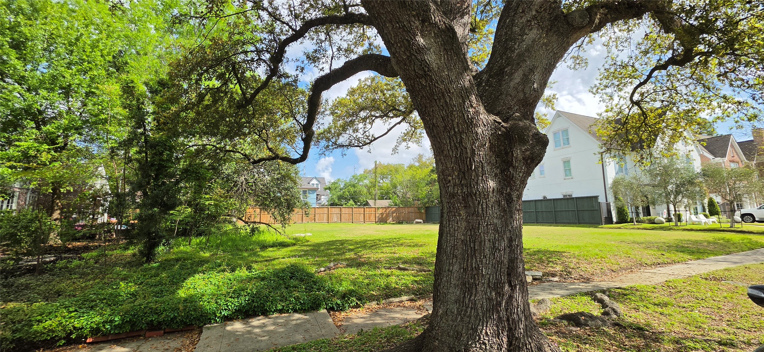 2024 Milford Street Houston, TX 77098 - Photo 4 of 9