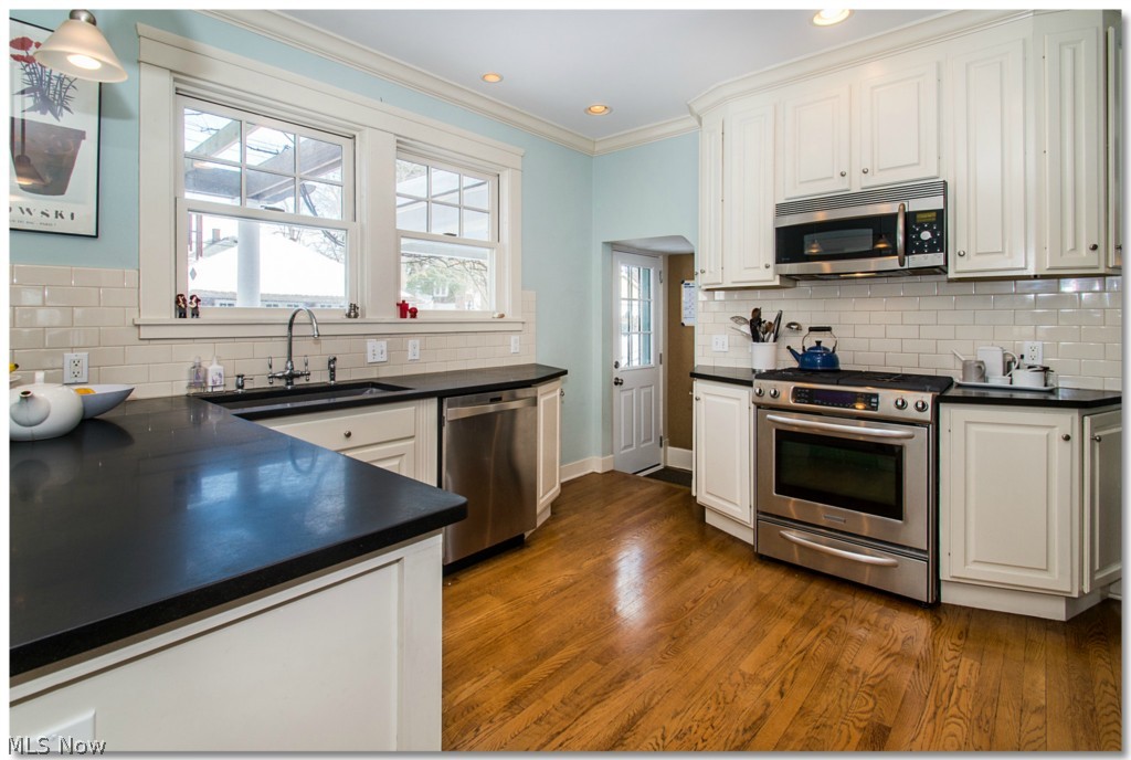 2905 Huntington Road Cleveland, OH 44120 - Photo 8 of 25 Gallery Image 8