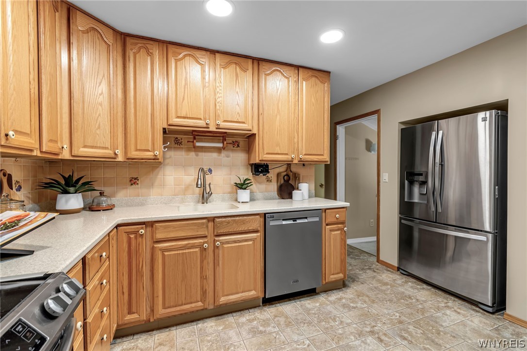 136 Frederick Road Tonawanda, NY 14150 - Photo 8 of 39 Gallery Image 8