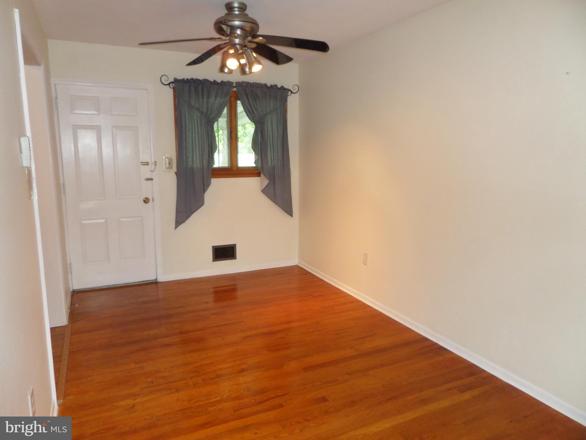19 Hempstead Road Hamilton, NJ 08610 - Photo 11 of 42 Dining Room